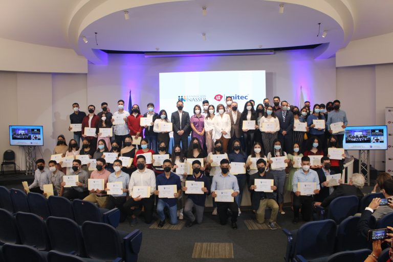 Entregadas 100 becas de Fundación Nasser y UNITEC