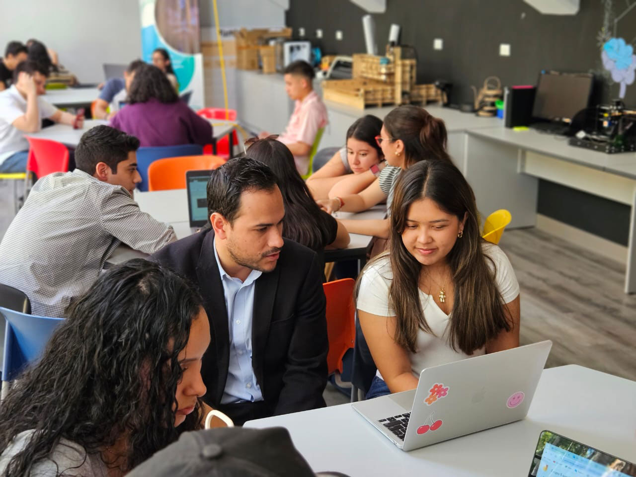 ¡UNITEC en el Global Student Challenge 2024: Impulsando el Emprendimiento Sostenible!
