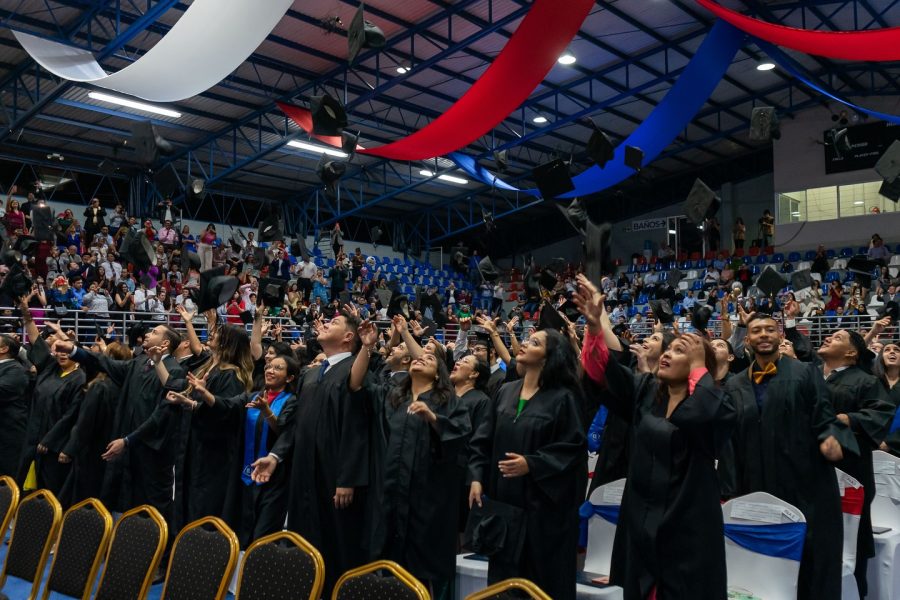 518-nuevos-profesionales-se-graduan-en-unitec
