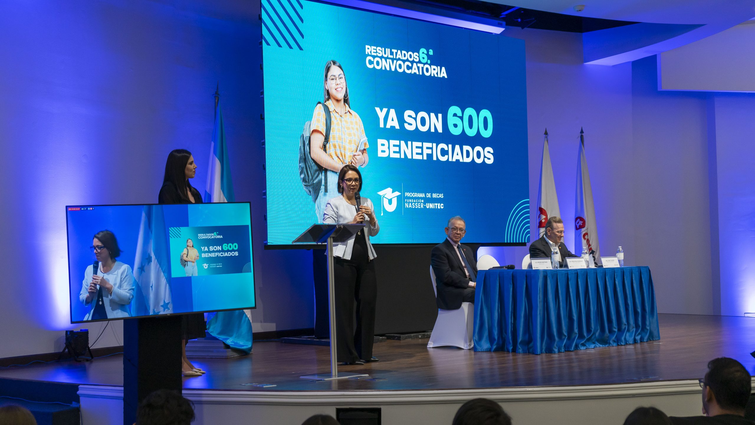 otorgamos-100-becas-mas-para-que-jovenes-estudien-con-nosotros-